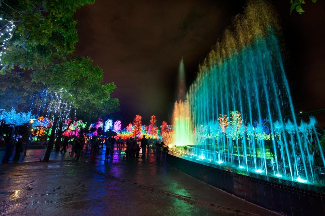 Sinar Rasa Homestay At I-Soho, I-City Шах Алам Екстериор снимка Fountain of Wishes
