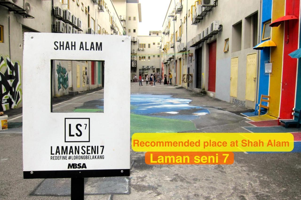 Sinar Rasa Homestay At I-Soho, I-City Шах Алам Екстериор снимка A signboard of the recommended place at Shah Alam.