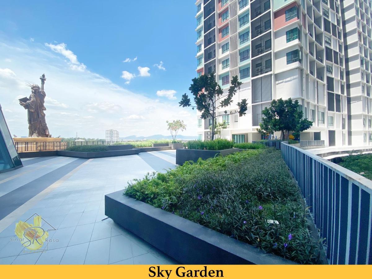 Sinar Rasa Homestay At I-Soho, I-City Шах Алам Екстериор снимка Sky Garden
