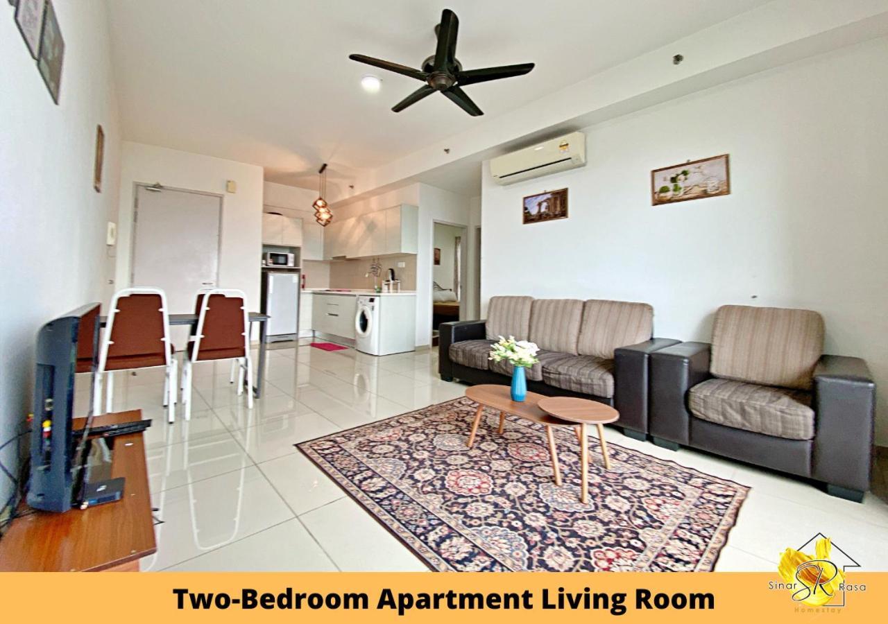 Sinar Rasa Homestay At I-Soho, I-City Шах Алам Екстериор снимка Living Room of a two-bedroom apartment